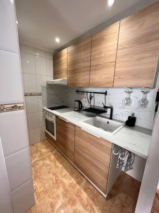 Cozy Apartment 5 Mins To Beach Torrevieja Exterior photo